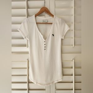 Abercrombie & Fitch Womens short sleeve Henley